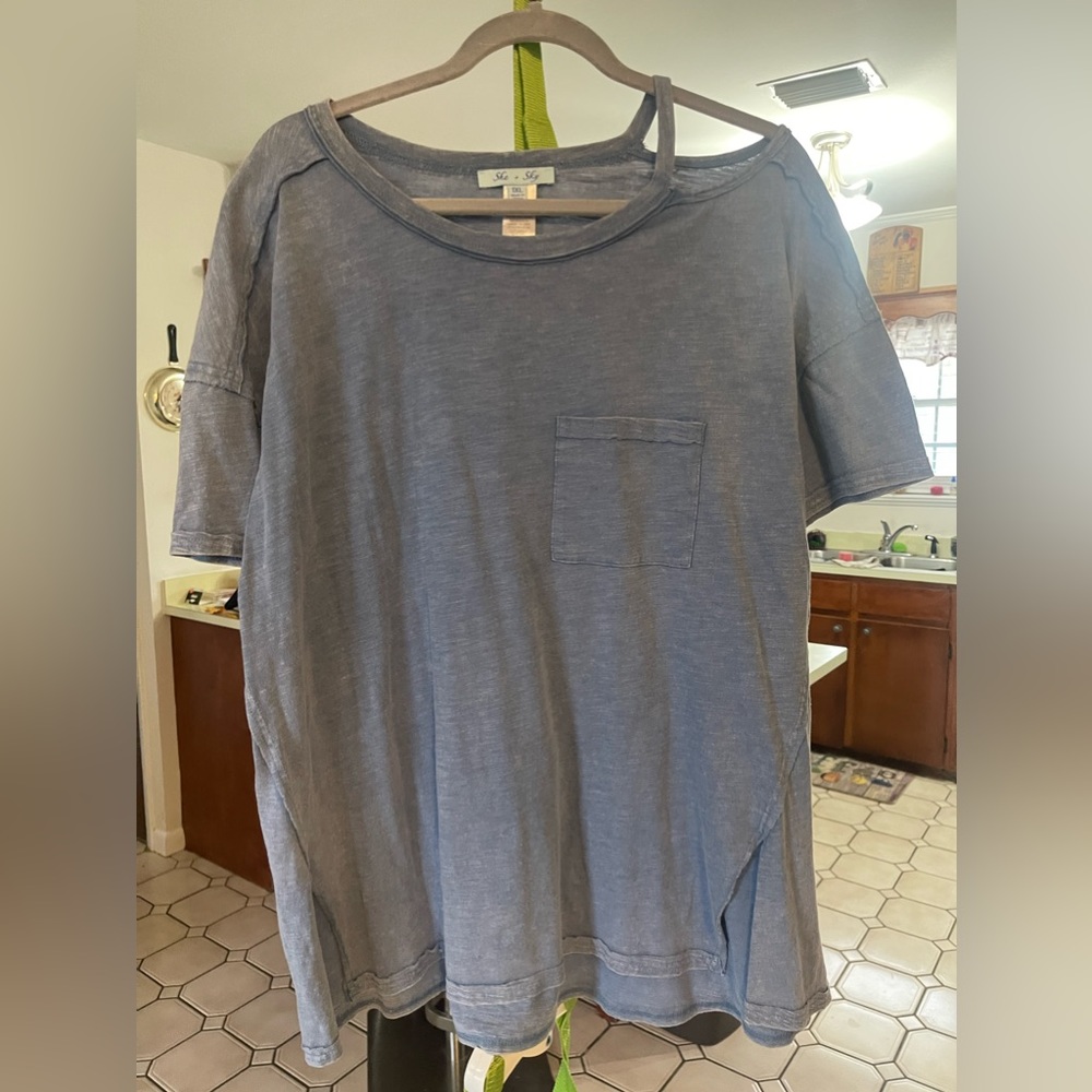 Boutique top size 1x